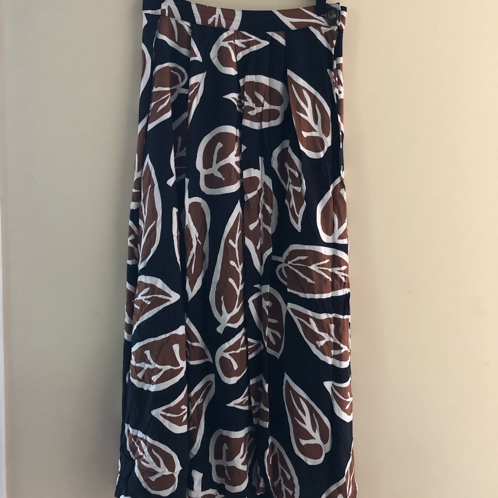 Leaf print black and brown maxi skirt